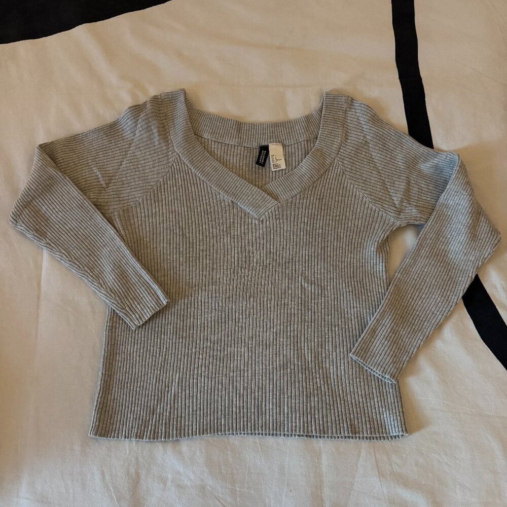 EUC H&M Gray Ribbed V-Neck Long Sleeve Sweater | Women’s Sz L